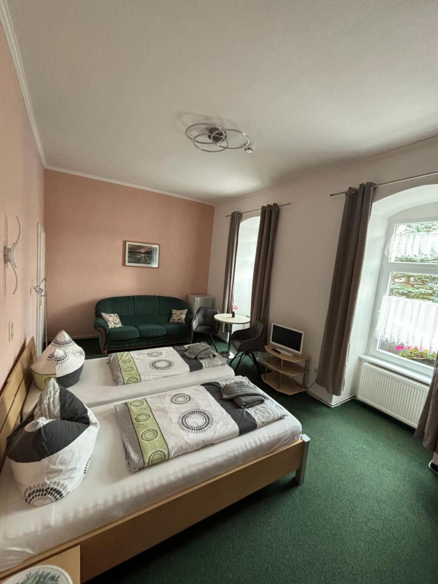 Pension Gutshaus Halle  ภายนอก รูปภาพ